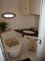 2005 Sea Ray 42' Sundancer head 2