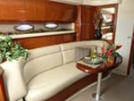 2005 Sea Ray 42' Sundancer dining area