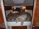 2005 Sea Ray 42' Sundancer stateroom