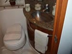 2005 Sea Ray 42' Sundancer head 2
