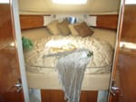 2005 Sea Ray 42' Sundancer master stateroom