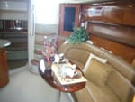 2005 Sea Ray 42' Sundancer dining area