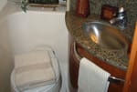 2005 Sea Ray 44' Sundancer dining area