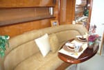2005 Sea Ray 44' Sundancer lounge
