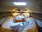 2005 Sea Ray 46' Sundancer sleeping quarters