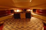 2005 Sea Ray 50' Sundancer master stateroom