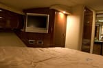 2006 Sea Ray 44' Sundancer stateroom