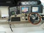 2006 Sea Ray 48' 480 Sundancer helm controls