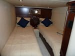 2006 Sea Ray 48' 480 Sundancer guest bed